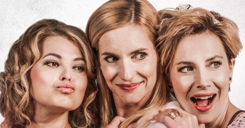 RECENZE: Za vším hledej ženu (2022)